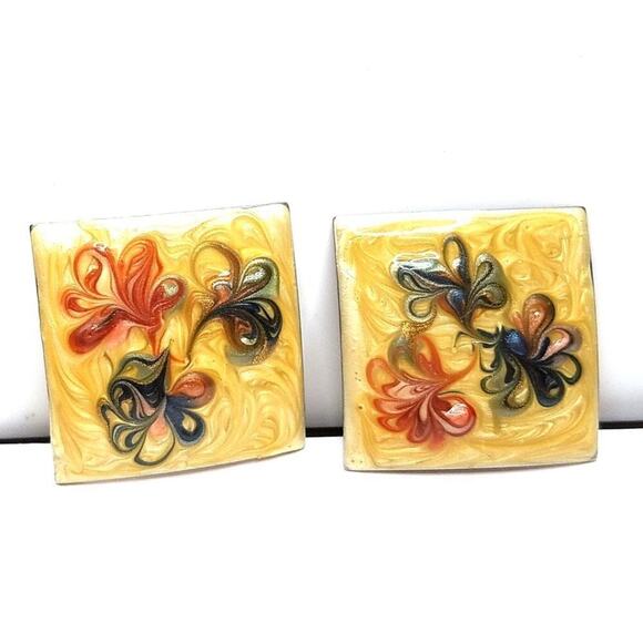 Vintage Enamel Floral Clip Earrings, Hand-painted, Enamel on Metal, 1 1/8 Inches - Picture 1 of 12